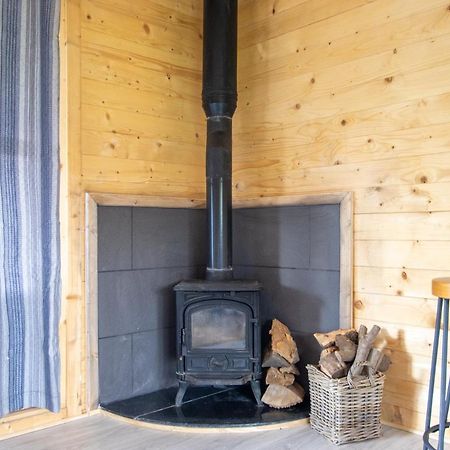 Choller Lake Lodges - Primrose Cabin With Private Hot Tub Arundel Bagian luar foto